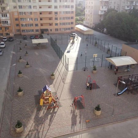 Своя Однокомнатная Квартира Odessa Eksteriør billede