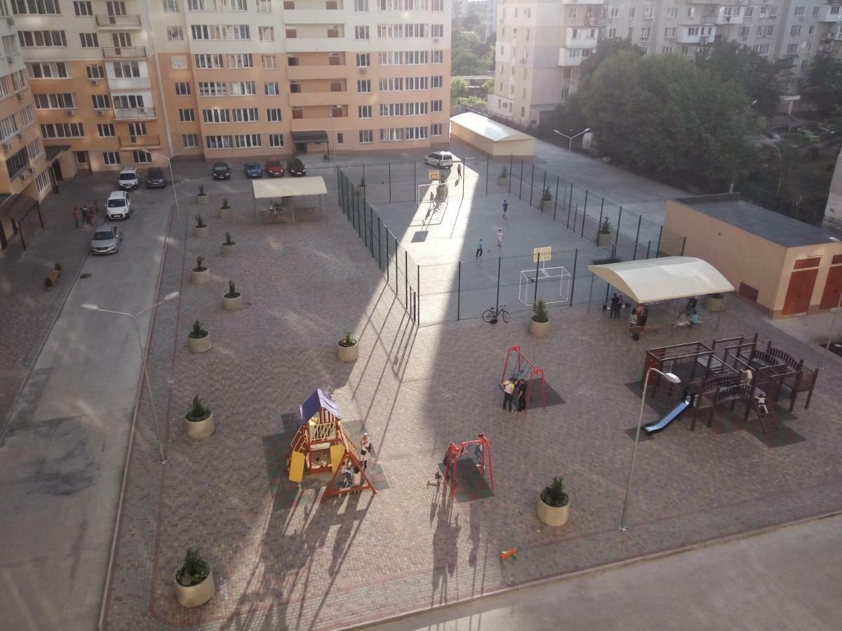 Своя Однокомнатная Квартира Odessa Eksteriør billede